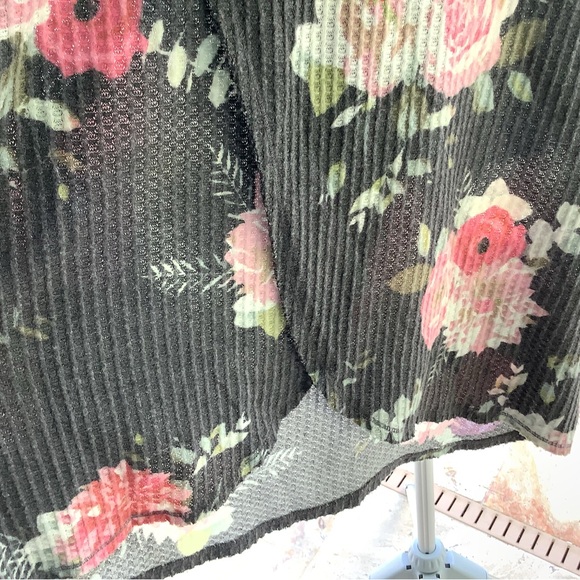 EUC, Lu LaRoe, Cowl Neck, split front, waffle knit top. Oversized Small - Picture 6 of 8